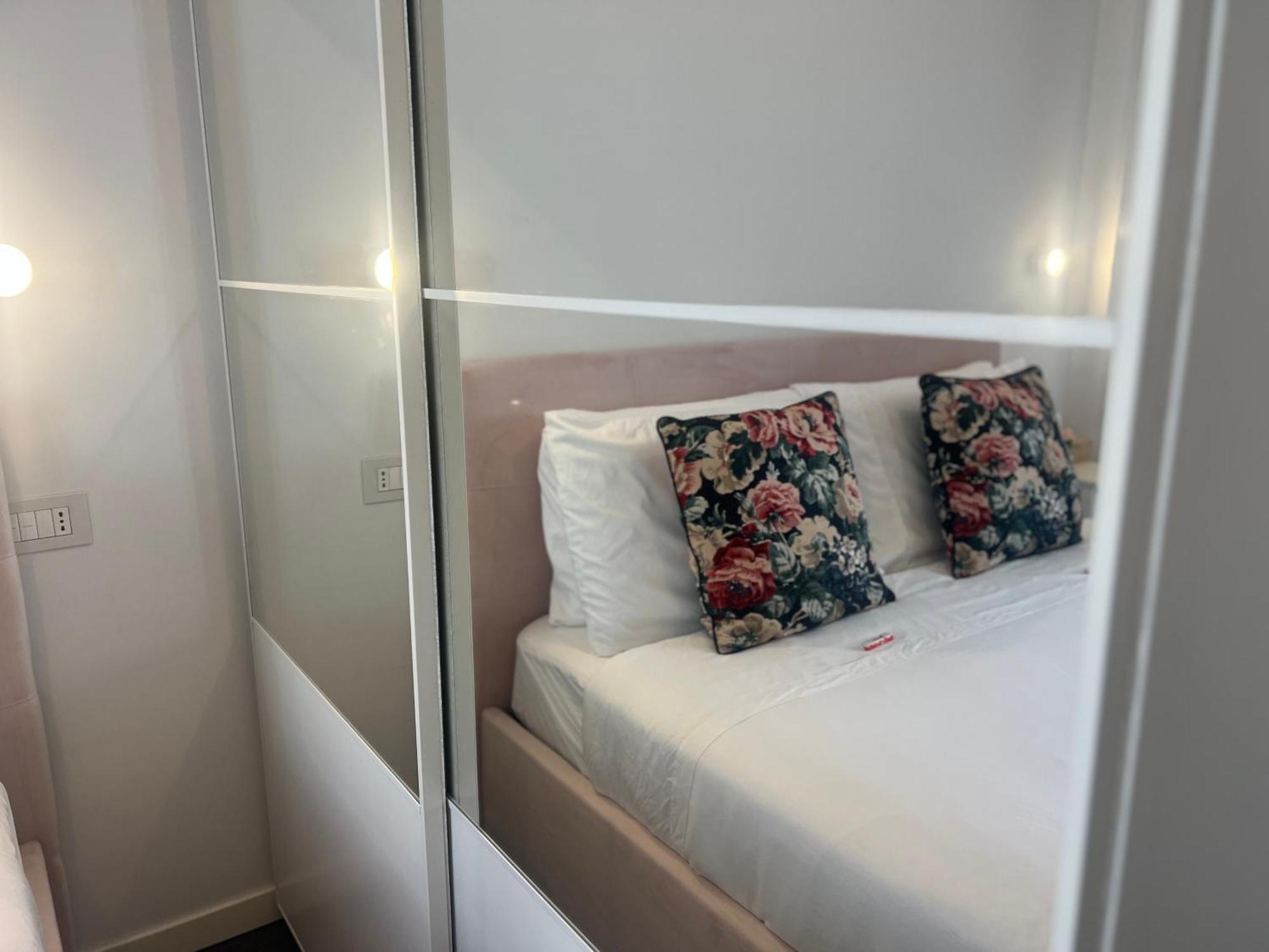 Апартаменты Regina Milano In Melegnano - Wifi, Breakfast Box And Terrace Экстерьер фото
